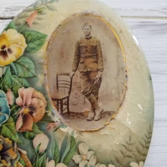 Soldier Tin Celluloid Hanging Button Floral Photograph Victorian - Picture 2 of 10